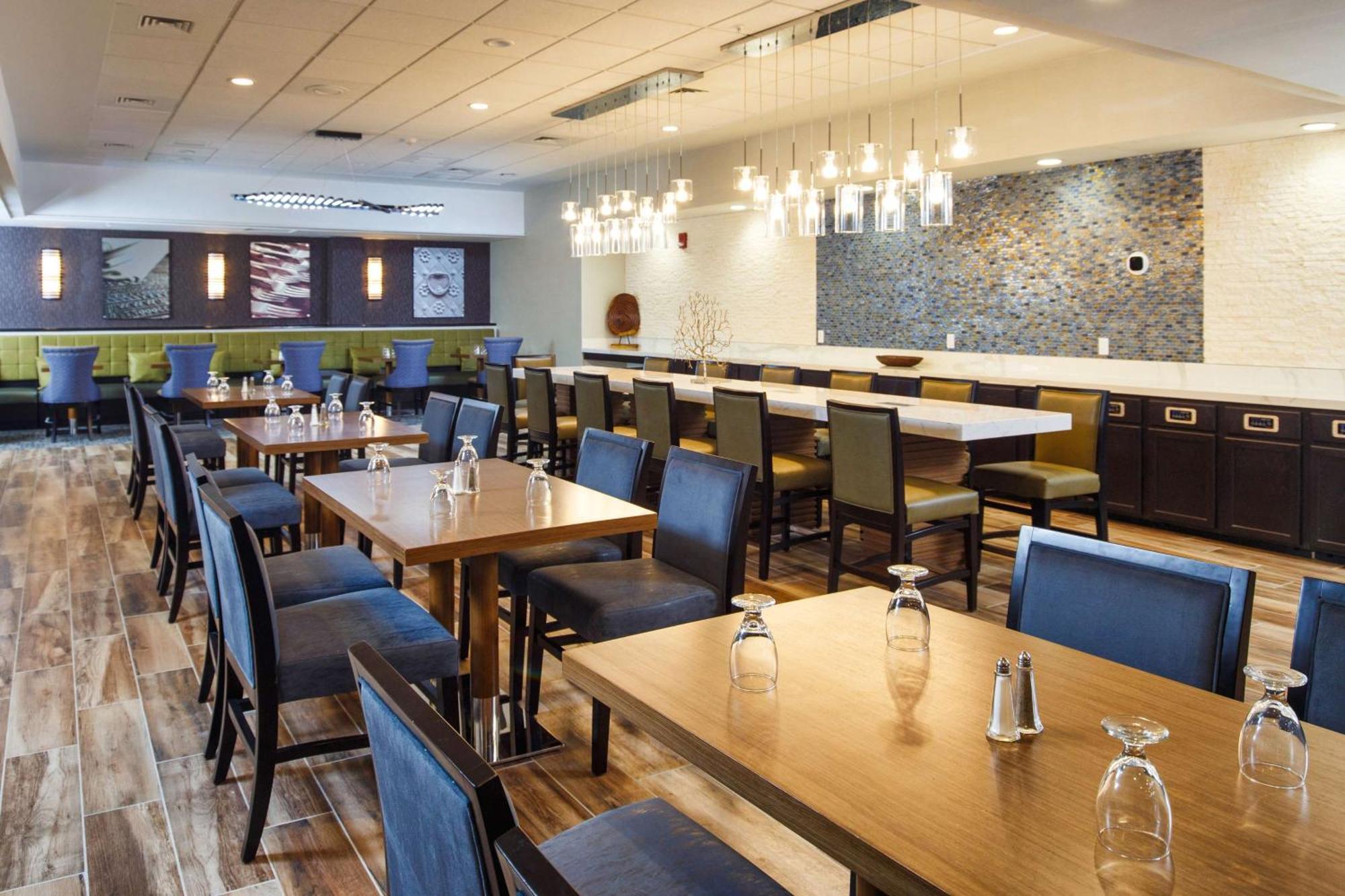 Doubletree By Hilton Neenah Exterior foto