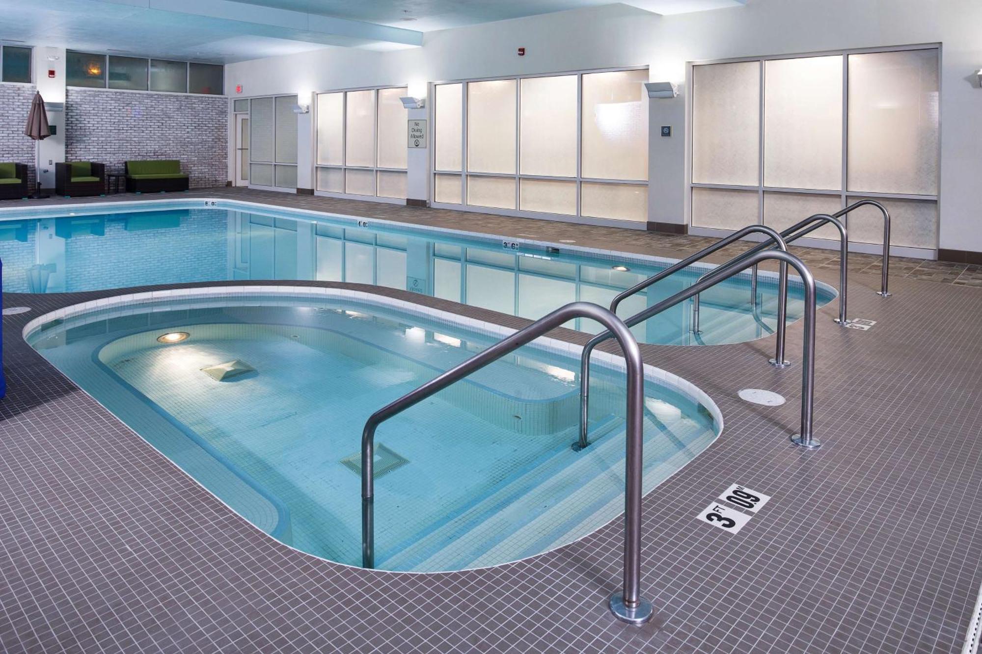 Doubletree By Hilton Neenah Exterior foto